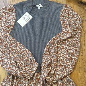 THML Gray and Floral Women's Top